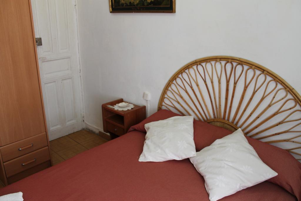 Hostal Graciela Madri Exterior foto